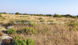Poljoprivredno zemlji&scaron;te 11000 m2 na Viru, Zadar *POGLED MORE*  (ID-1870)