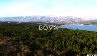 Građevinski teren 693 m2 – Pridraga *Uz prometnicu* (ID-2393/D)