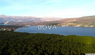 Građevinski teren 693 m2 – Pridraga *Uz prometnicu* (ID-2393/D)