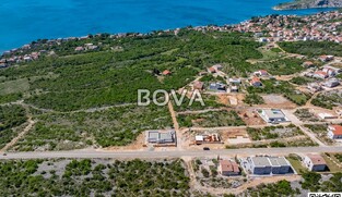 Građevinsko zemljište 700 m2 – Maslenica *POGLED MORE* (ID-2490/E)
