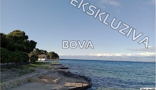 Građevinsko zemljište 826m2 – Ugljan *Top lokacija* (ID-2533/E)