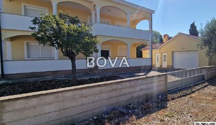 Kuća 280m2 &ndash; Privlaka *POGLED MORE* (ID-2578/A)