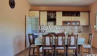 Kuća 280m2 &ndash; Privlaka *POGLED MORE* (ID-2578/A)