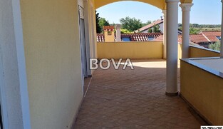 Kuća 280m2 &ndash; Privlaka *POGLED MORE* (ID-2578/A)