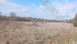 Poljoprivredno zemlji&scaron;te 3544 m2 &ndash; Suko&scaron;an *Uz glavnu cestu* (ID-2584/E)