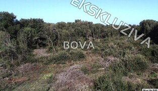Građevinsko zemlji&scaron;te 1100 m2 &ndash; Petrčane *Mirno okruženje* (ID-2587/A)