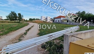 Građevinsko zemlji&scaron;te 940 m2 &ndash; Vrsi *Odlična lokacija* (ID-2602/A)