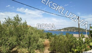 Građevinsko zemlji&scaron;te 550 m2 &ndash; Preko *Drugi red do mora* (ID-2609/E)