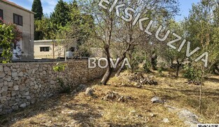 Građevinsko zemlji&scaron;te 550 m2 &ndash; Preko *Drugi red do mora* (ID-2609/E)