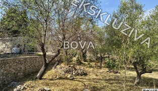 Građevinsko zemlji&scaron;te 550 m2 &ndash; Preko *Drugi red do mora* (ID-2609/E)